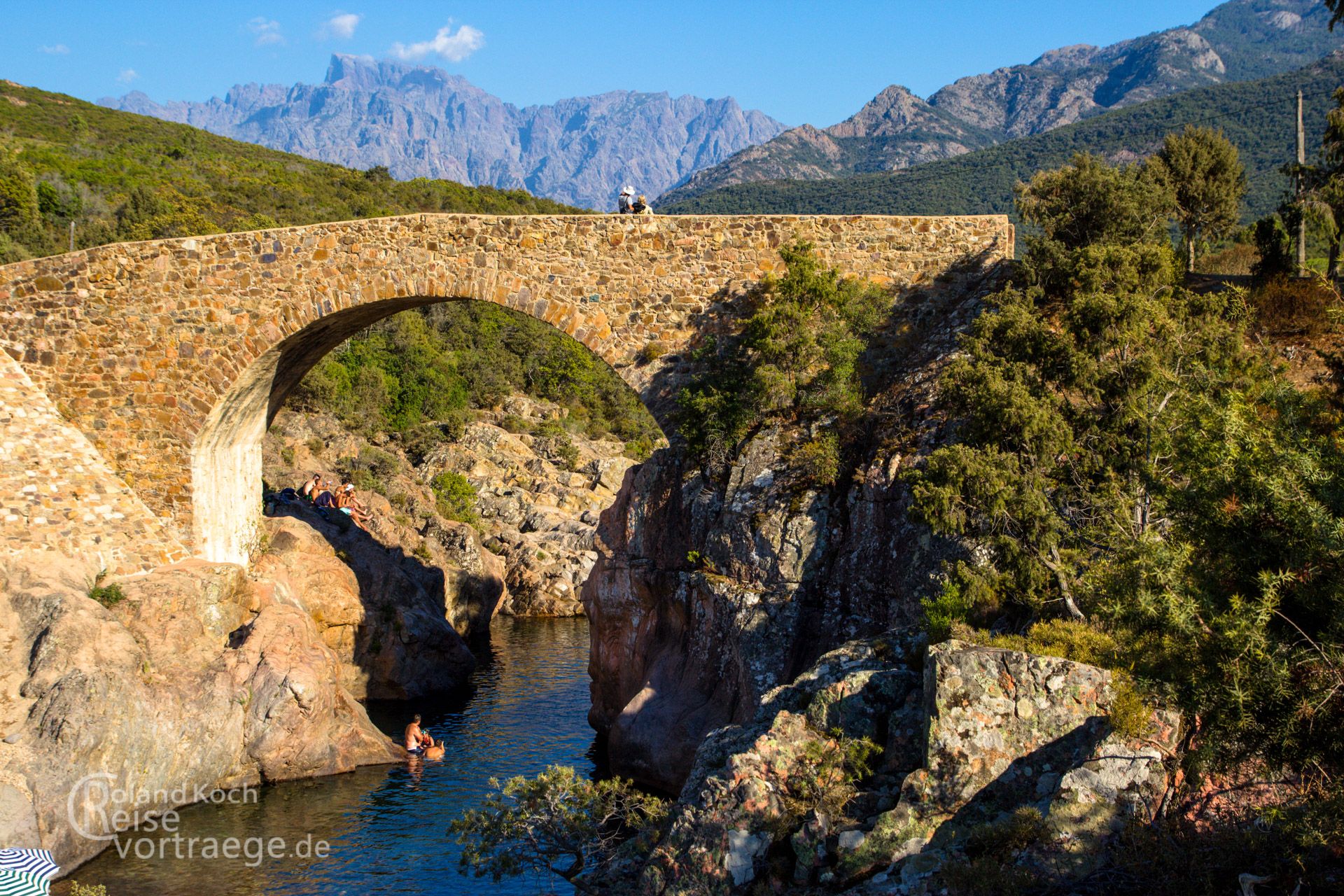 Korsika - Fangotal - Badegumpe an der alten Genuesenbrücke